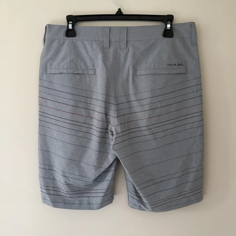 TravisMathew Mens Grey Striped‎ Golf Shorts Size 32 Performance Stretch Casual